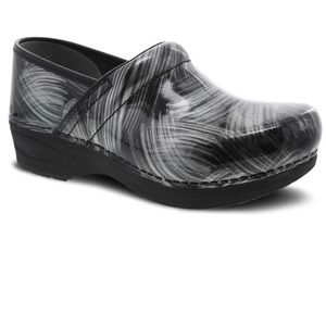 Dansko pro XP 2.0 pewter brush size 38.